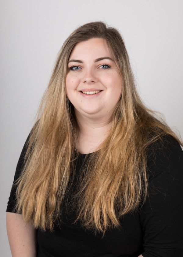 Jess Headshot